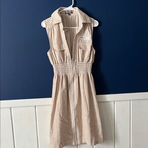 HP 🎉J. Glee tan / white striped , slimming zipper front Dress sz PL